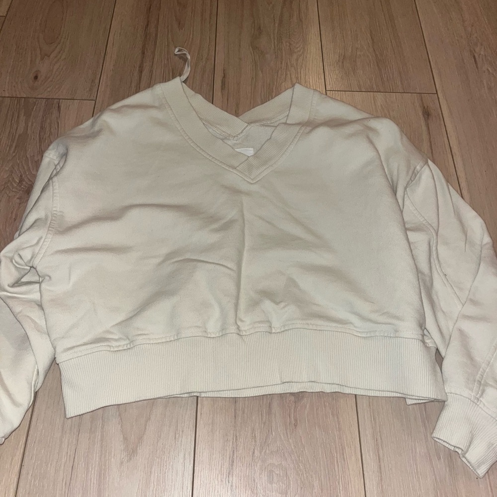 Cream V-Neck Cropped Sweatshirt